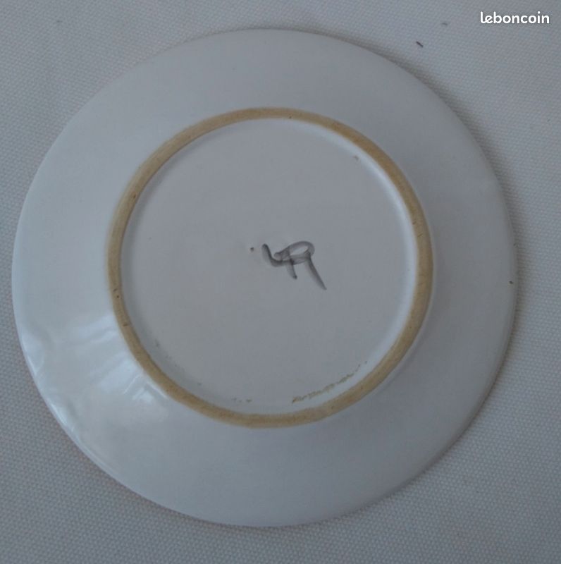 Joli Tasse et soucoupe d'artisan Vendéen LR, décor Coq et papillon, peint à la main, en céramique (image 3)
