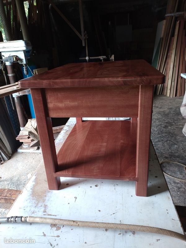Table basse en bois dur (Moabi) (image 2)