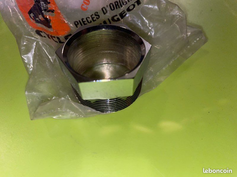 Vis de raccord de pot mobylette Peugeot (image 3)