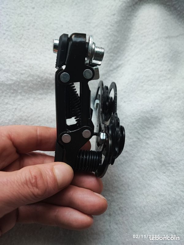 Dérailleur Arrière SunRace VTT Indexé 6/7/8 Vitesses Fixation Directe - Gris