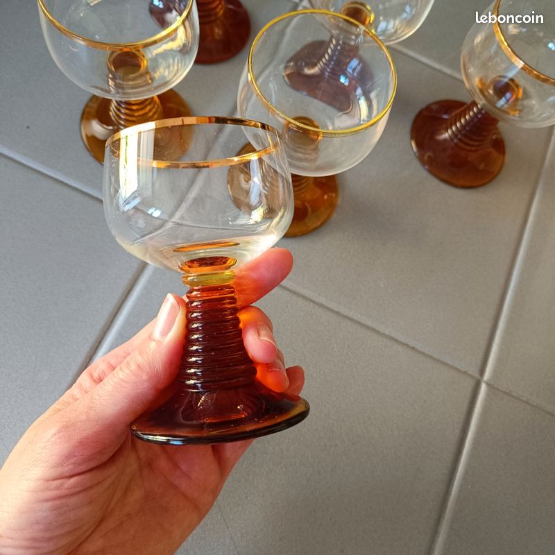 Lot 6 verres à pied (image 2)