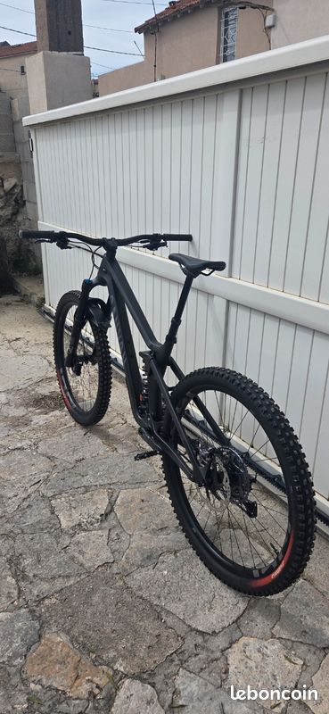 Enduro Canyon Strive Carbone 2025 upgradé état neuf (image 9)