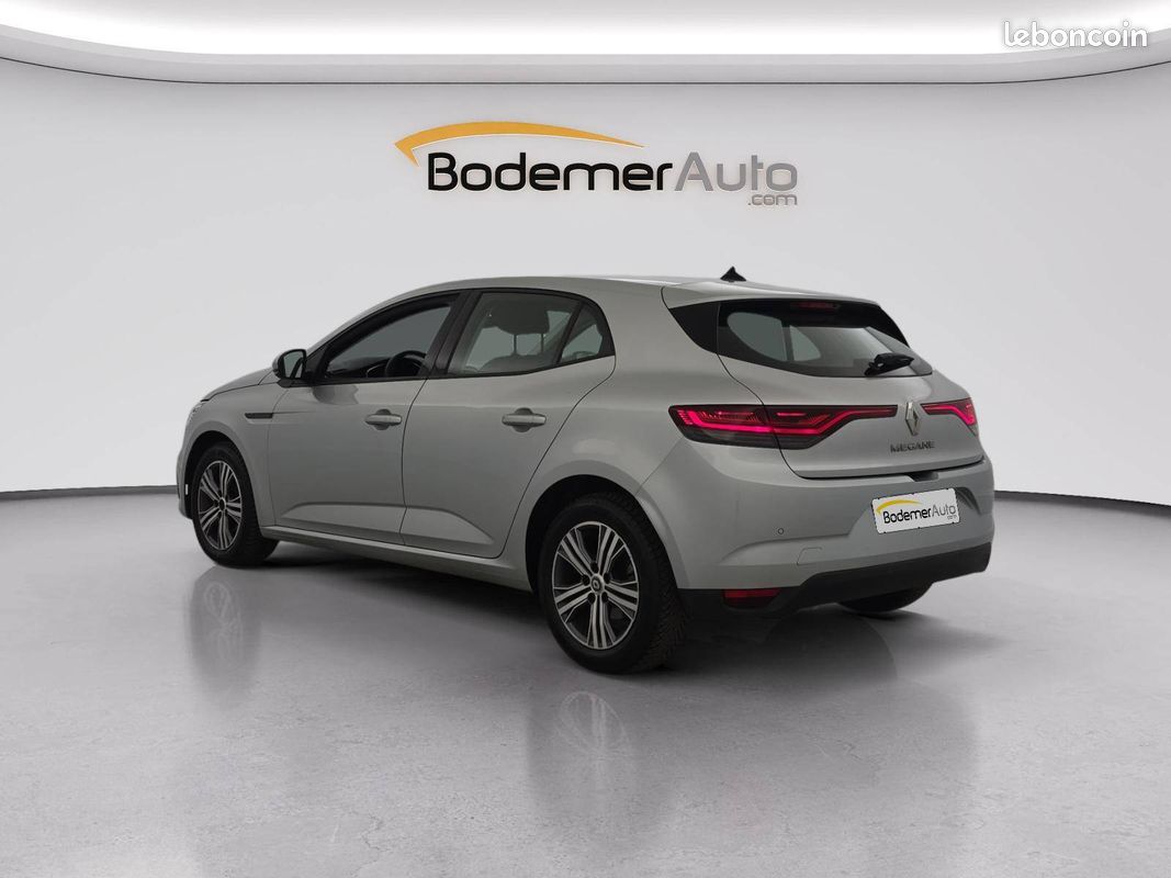RENAULT Megane IV Berline TCe 140 Evolution (image 3)