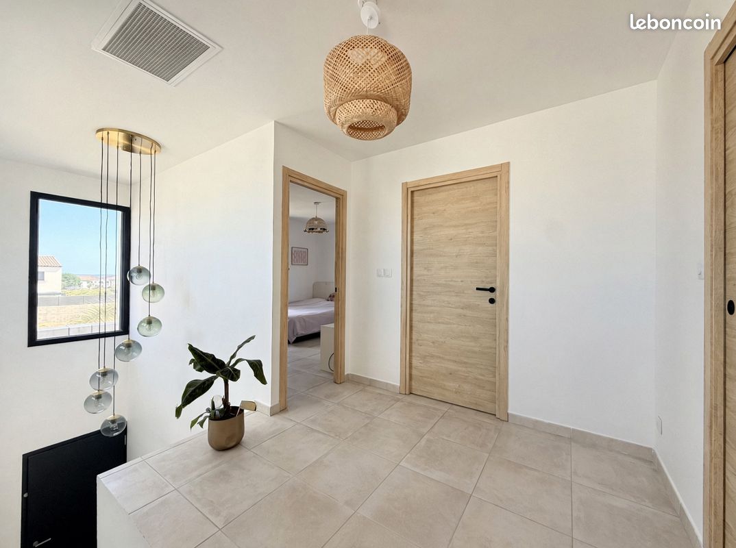 Villa contemporaine 2024 à 700 m de la mer • Piscine • Sans vis-à-vis (image 8)