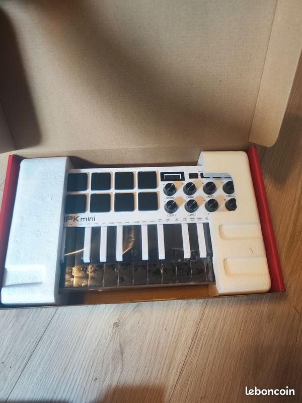 Pack complet guitare électrique Ibanez + ampli + effets + clavier MIDI (image 7)