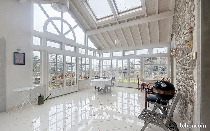 Maison 7 pièces 198 m²