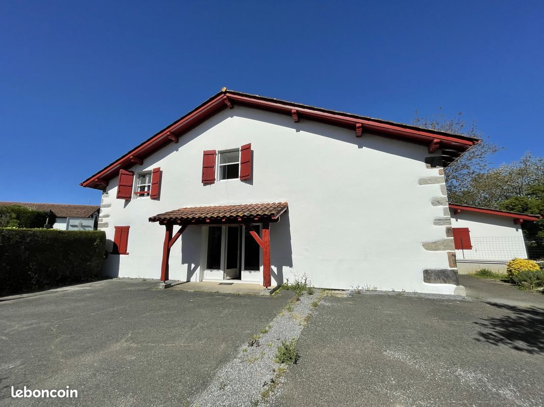 Appartement 4 pièces 110 m² - Armendarits 64640 (image principale 12)