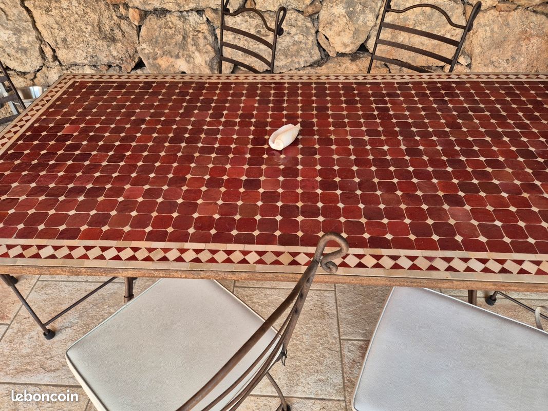 Ensemble artisanal marocain d'exception – Table en mosaïque et fer forgé (2 m) + 6 chaises (image 2)