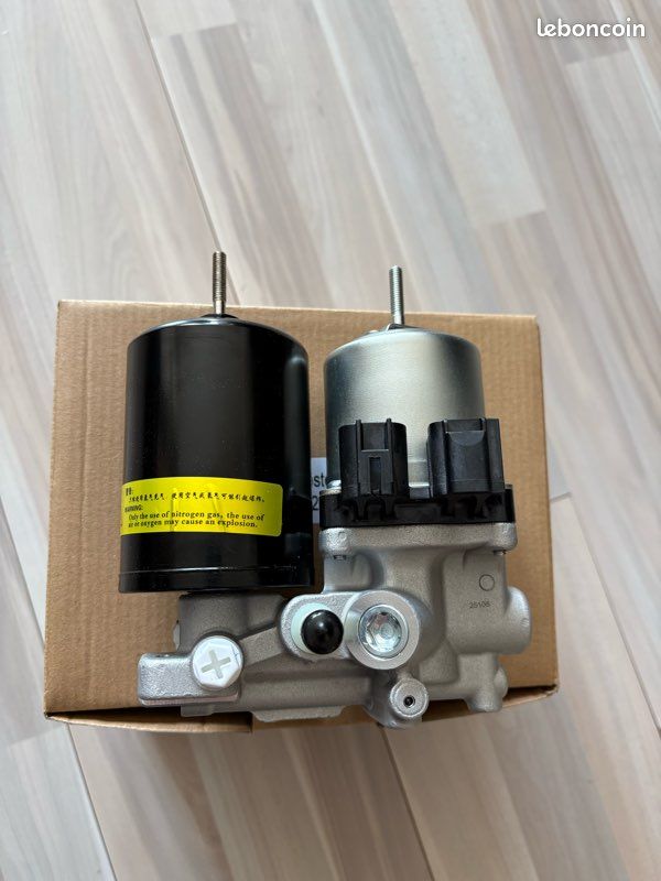 Assemblage Maître-cylindre Pompe ABS Pour Toyota PRIUS V 2012-2015 - Reconditionné, Garantie 6 Mois