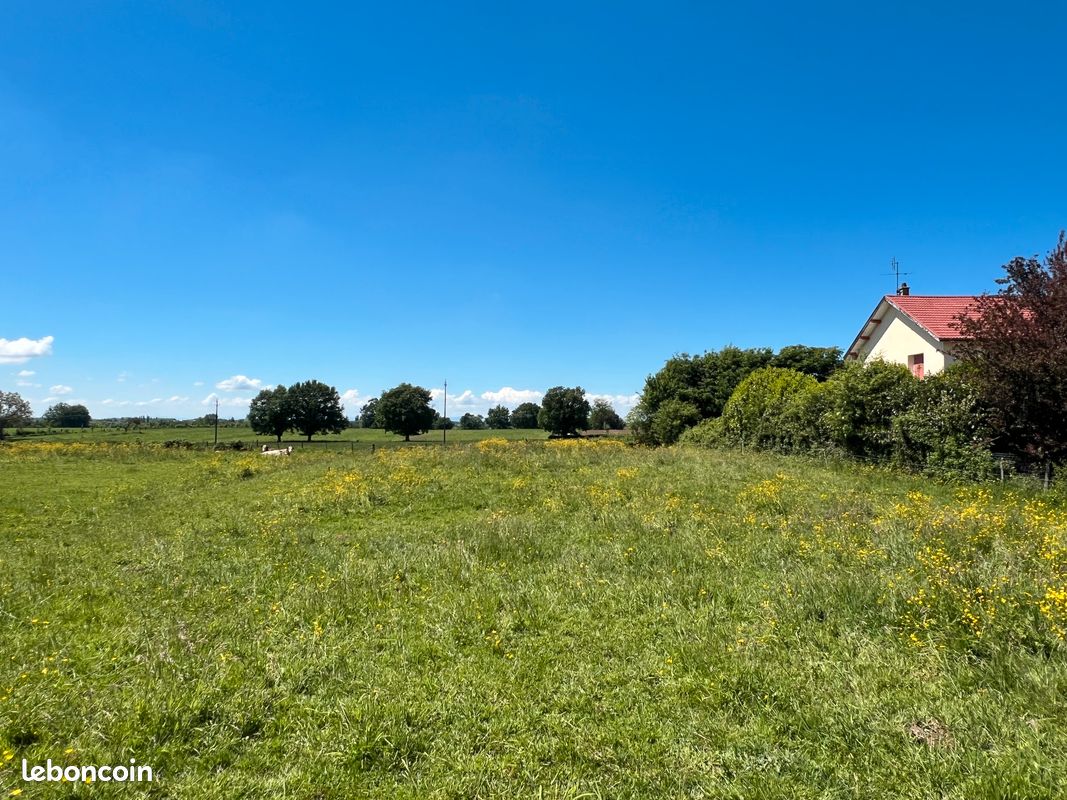 Terrains constructibles et viabilisés · à Viriat · 84 000 €