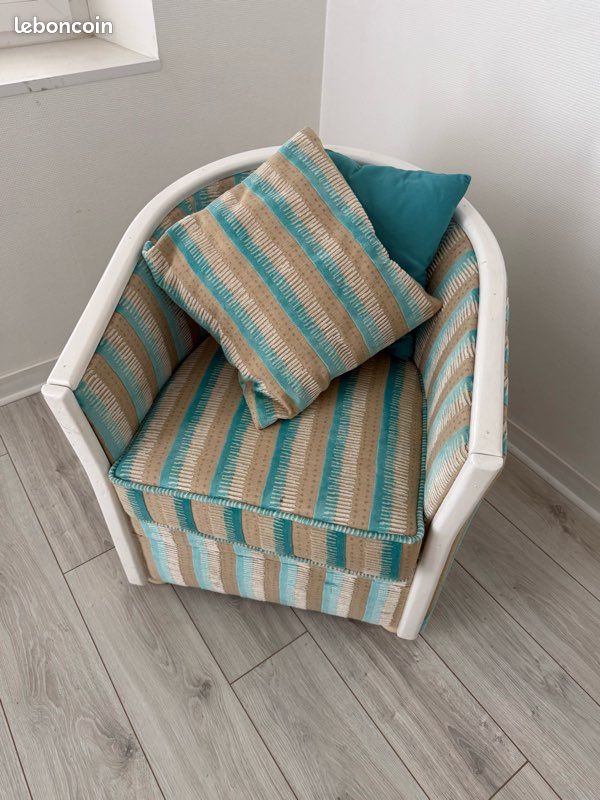 Fauteuil en tissu (image 2)