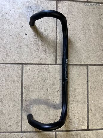 Lot De 3 Cintres De Vélo Course - Marques TTT, Bellerit, Etc - Occasion