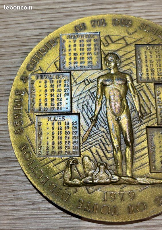 Magnifique et Rare Médaille en Bronze Calendrier Année 1979 (image 6)