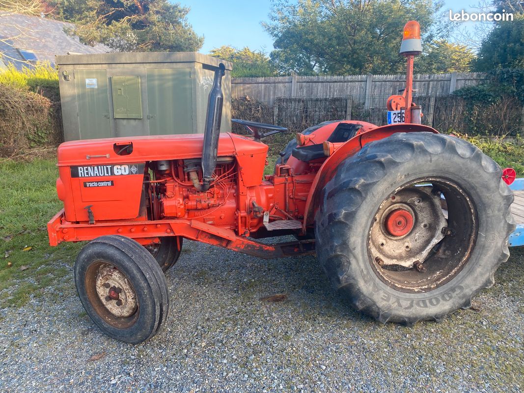 Tracteur Renault - Matériel agricole