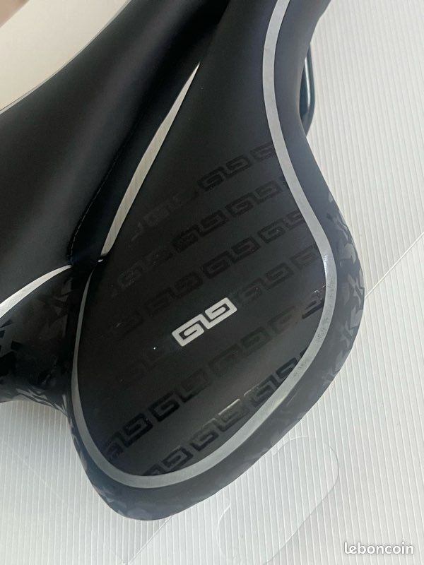 SELLE ERGONOMIQUE EN GEL SOUPLE POUR VÉLO DE SPORT BMX ZXC-9840