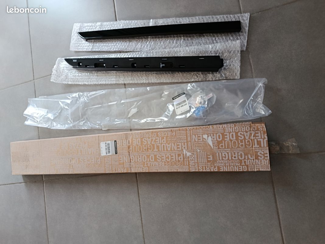Bandeau ou baguette de porte arrière gauche Renault Clio 5 (image 2)