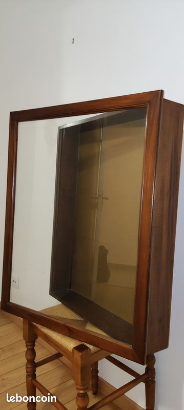 Petite vitrine en bois (image 2)
