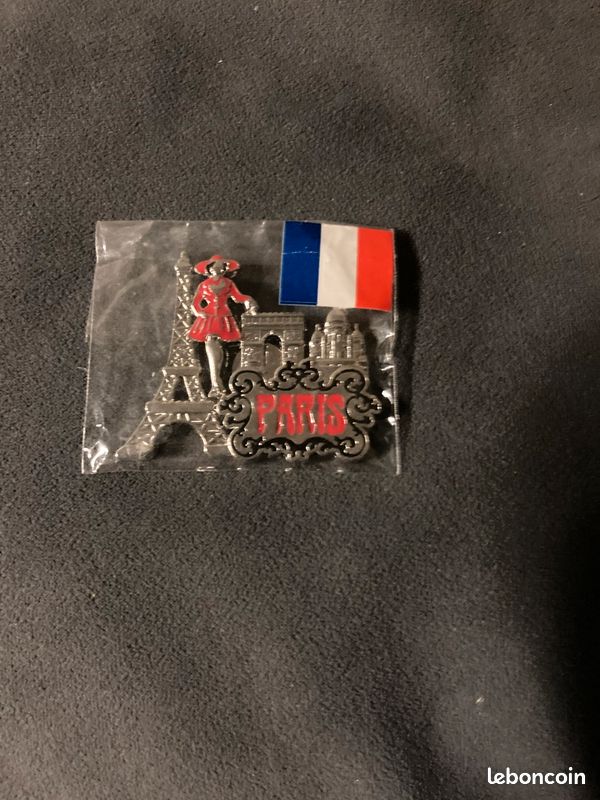 Pin’s Paris - Tour Eiffel, Arc de Triomphe, Sacré-Cœur & Drapeau Français - Neuf / lot de 20 (image 1)