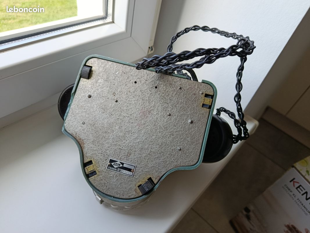 ANCIEN TÉLÉPHONE EN bakélite noir à cadran rotatif - PTT - Années 60 EUR 35,00 - FR