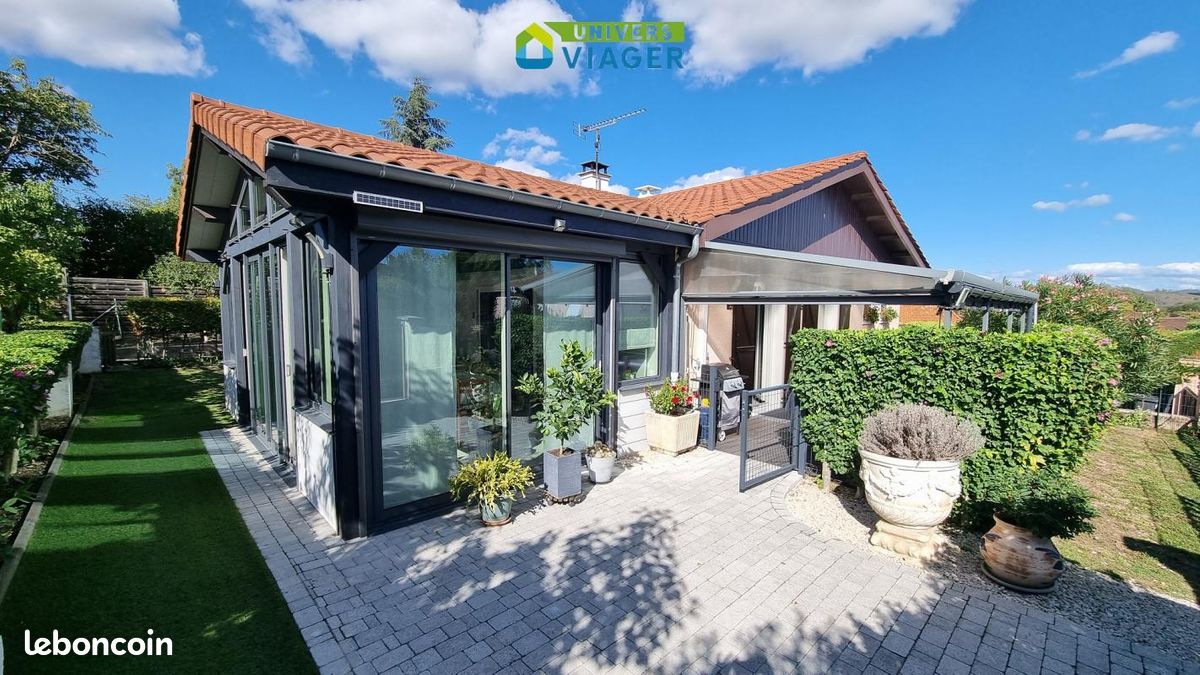 Maison 6 pièces 200 m² · à Cournon-d'Auvergne · 200 m² · 148 000 €