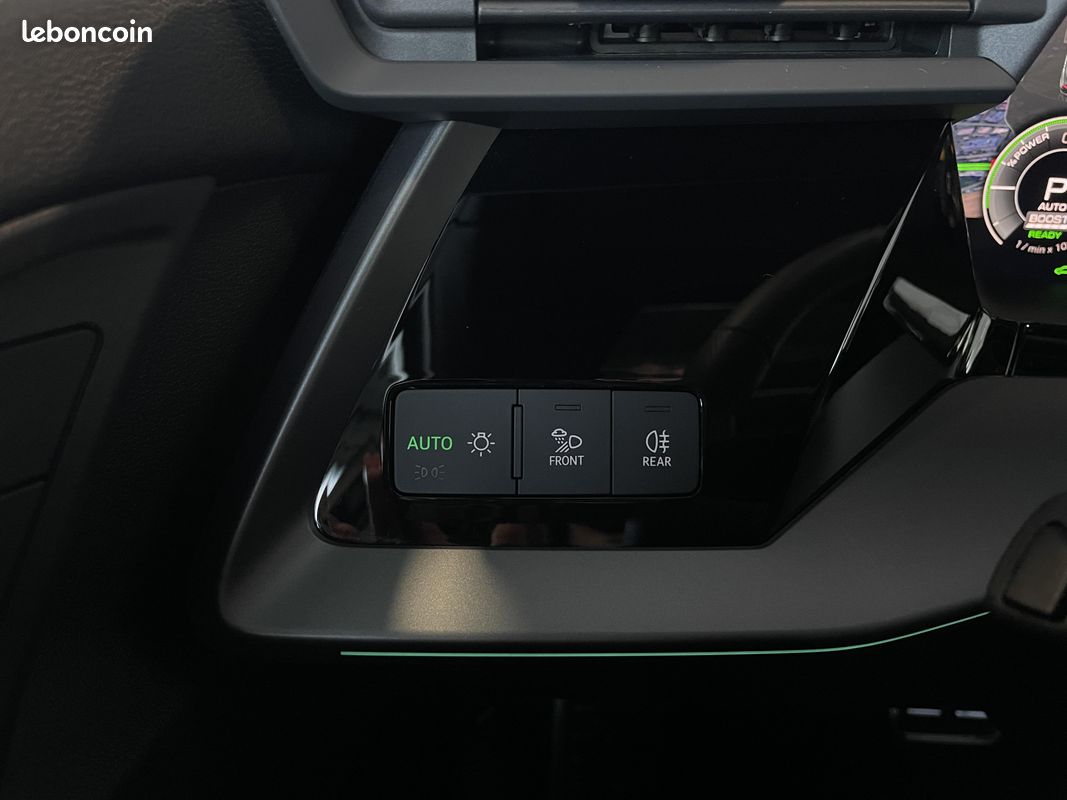 AUDI A3 Sportback TFSI e Hybride rechargeable 204 S tronic 6 S line (image 13)