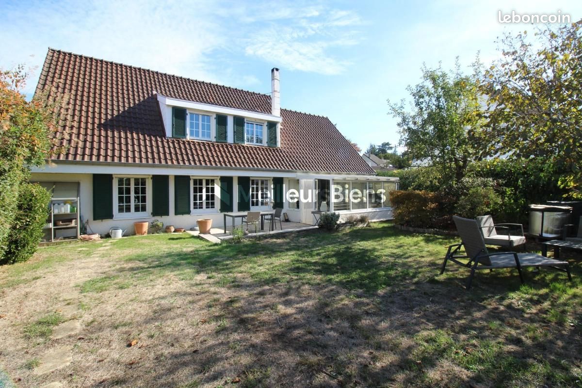 Maison 7 pièces 192 m² · à Auffargis · 192 m² · 450 000 €