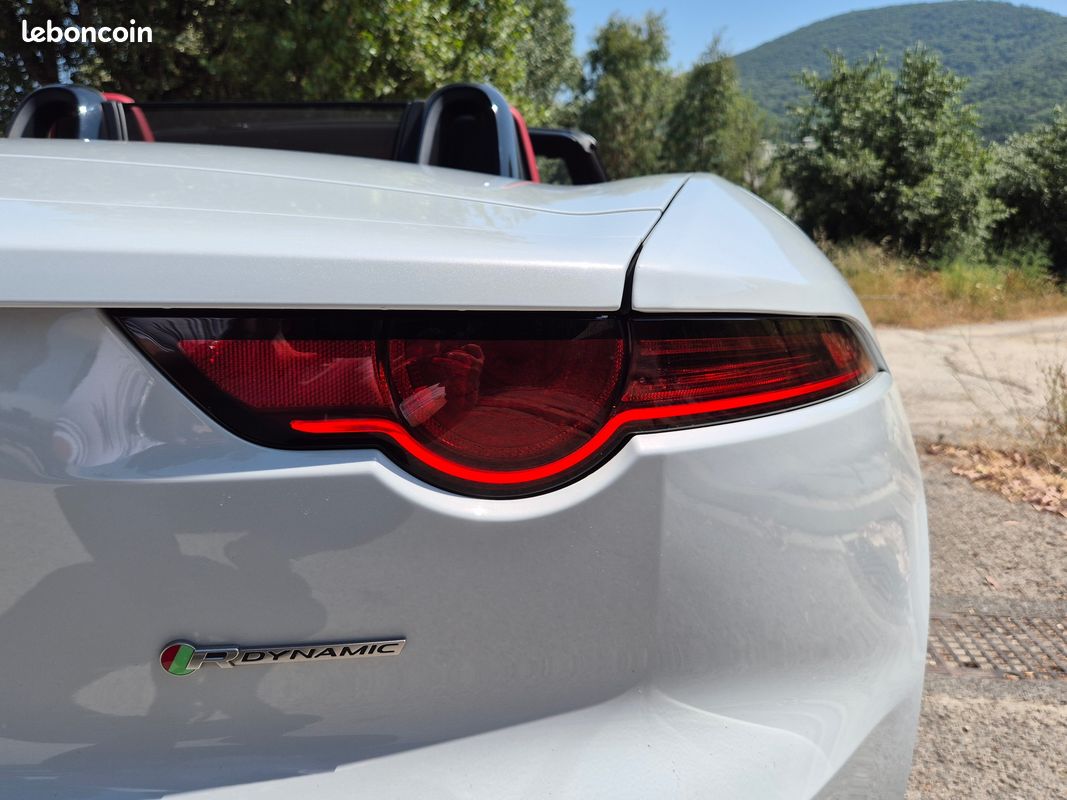 JAGUAR F-TYPE ROADSTER 2.0 T P300 R-DYNAMIC BVA FACELIFT FULL OPTIONS PAS DE MALUS SUPERBe (image 16)