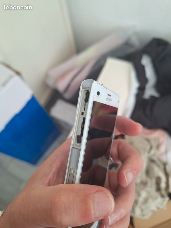 Sony Xperia Compact debloqué (image 2)