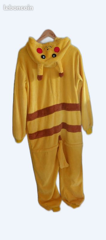 Combi Pikachu pilou pilou Vêtements