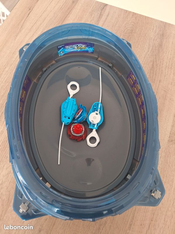 Arène de toupie Beyblade et toupies (image 1)