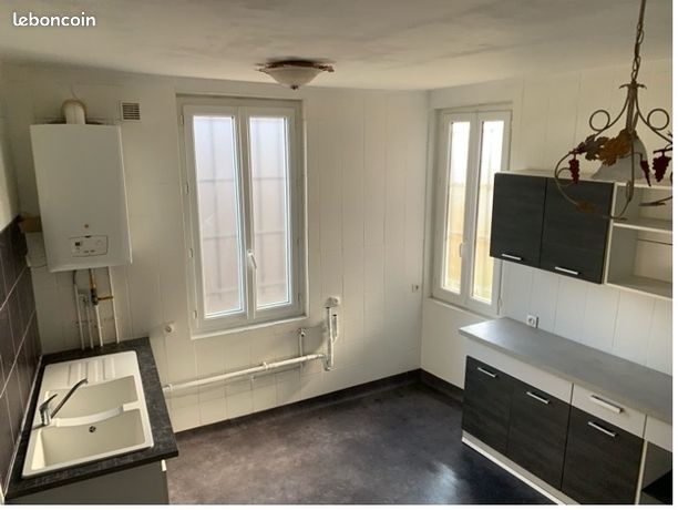 Loue maison de ville