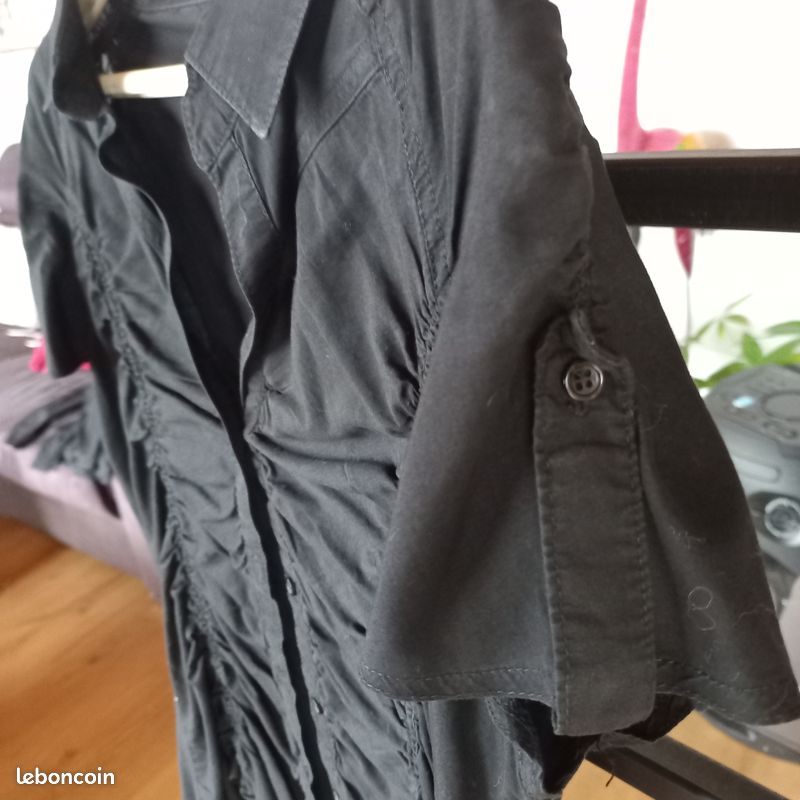 Chemise noire froncée manches courtes Taille L (image 4)