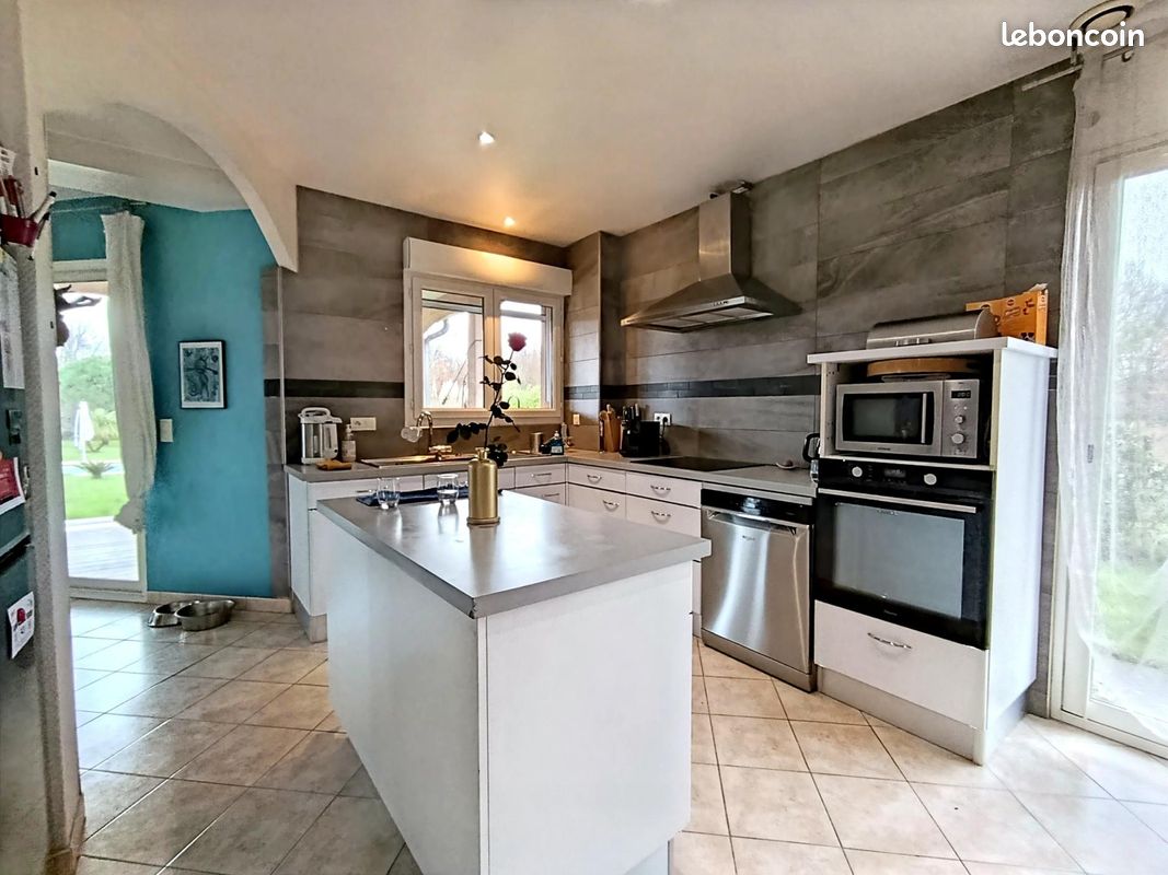 Propriété 6 pièces 167 m² (image 2)