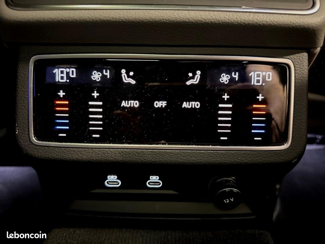 AUDI A6 AVANT 55 TFSI e QUATTRO S LINE (image 24)