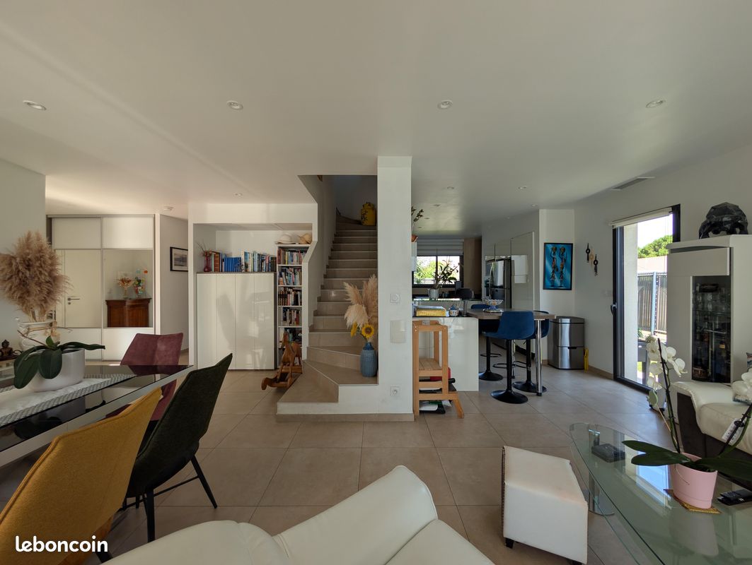 Vente villa t4 avec piscine jardin et garage (image 10)