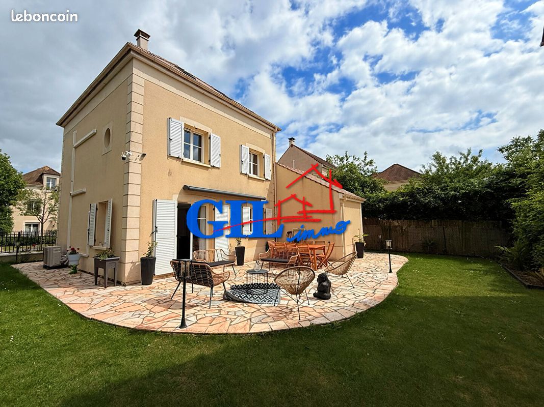 Maison 6 pièces 100 m² · à Savigny-le-Temple · 100 m² · 369 000 €