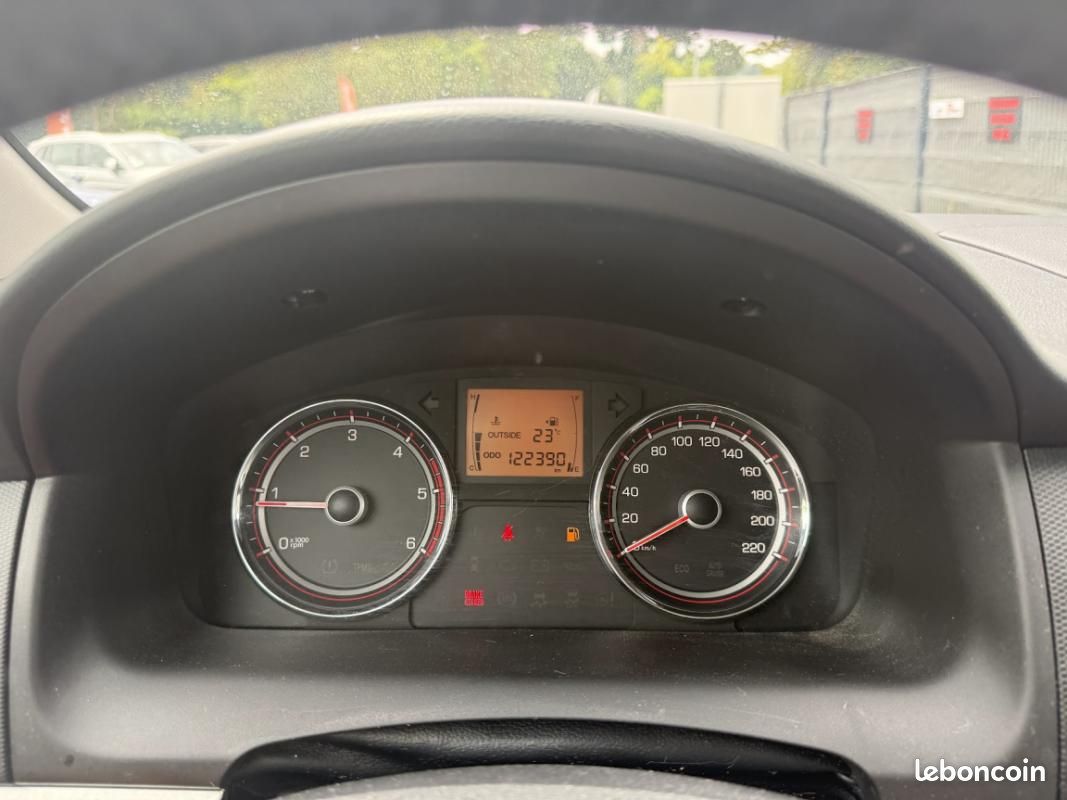 Ssangyong Korando 2.0 TD 175cv 200 e-XDI 2WD Luxe (image 13)