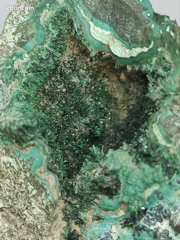 Lot De 200 Carats De Copeaux De Malachite Naturelle - Pierres Brutes 12x14mm à 18x29mm