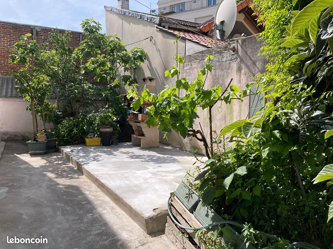 Appartement 1 pièce 26 m² · à Puteaux · 26 m² · 950 €