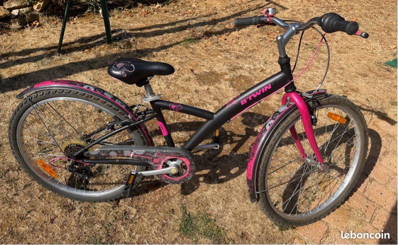 Vélo fille noir et rose 24 pouces btwin (image 1)