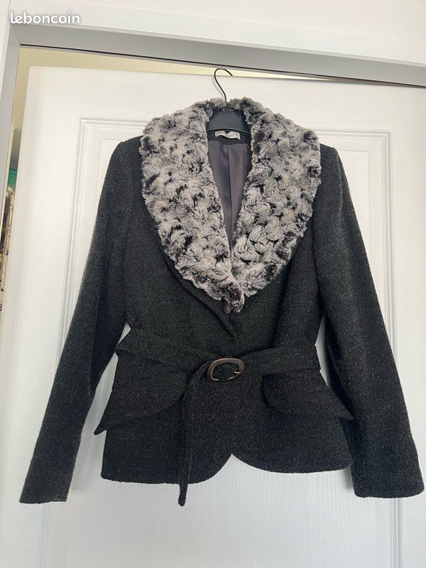 Veste taille 38. Marque weinberg. Ceinture et col en fourrure synthétique amovibles (image 1)