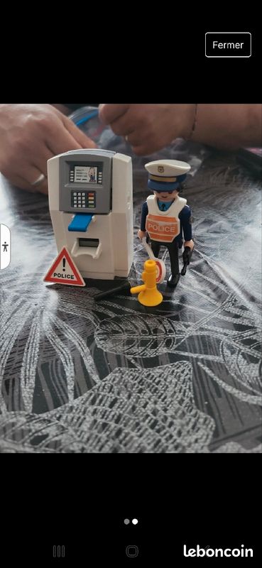 Playmobil policier et son distributeur (image 2)