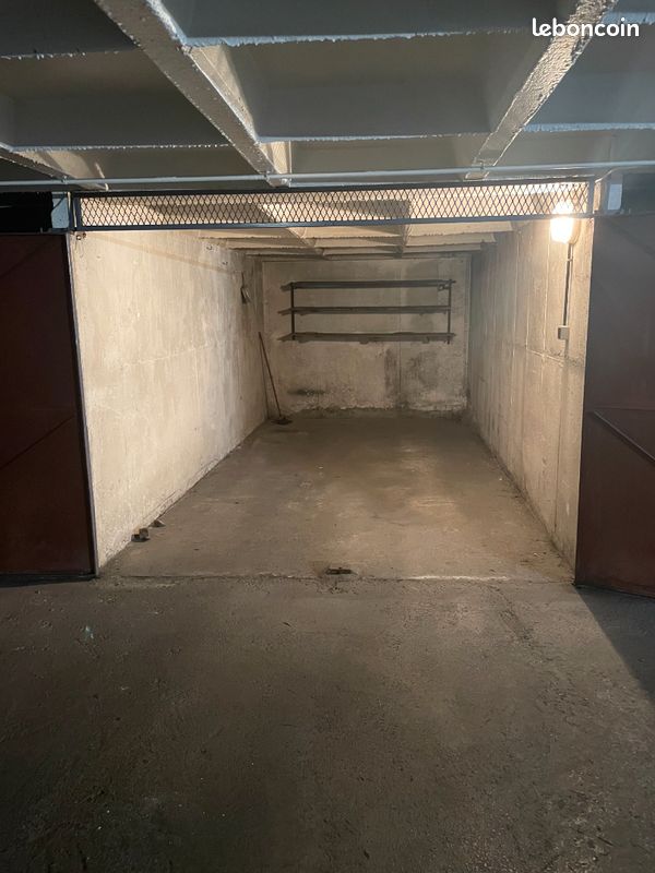 Parking/box ORLEANS · à Orléans · 57 €/mois