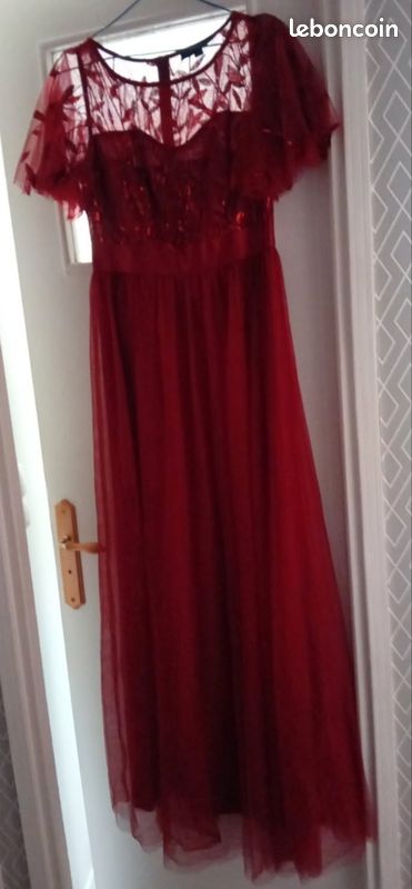 Vend Robes de Cérémonie (image 1)