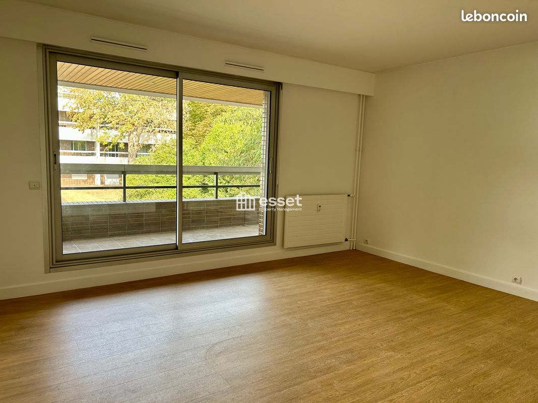 Appartement 2 pièces 56 m² · à Versailles · 56 m² · 1 300 €
