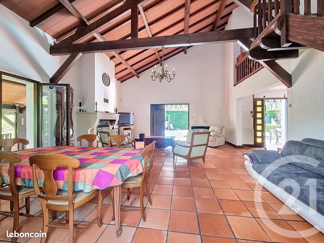 Maison 5 pièces 165 m² · à Gujan-Mestras · 165 m² · 575 000 €