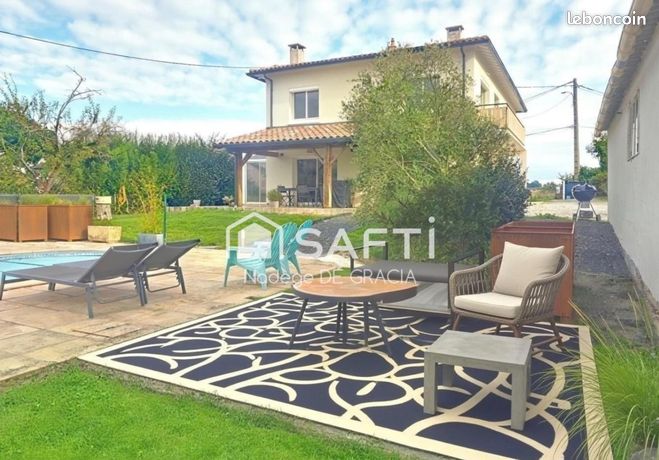 Propriété 7 pièces 211 m²