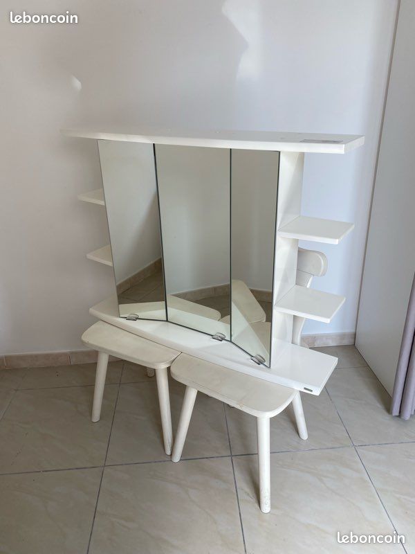 Armoire de Toilette / Meuble de Rangement Haut Salle de Bain Mural Suspendu avec 3 Portes Miroir + Éclairage - Très Bon État (image 1)