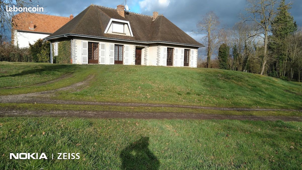 Maison 7 pièces 203 m² · à Lapeyrouse · 203 m² · 220 000 €