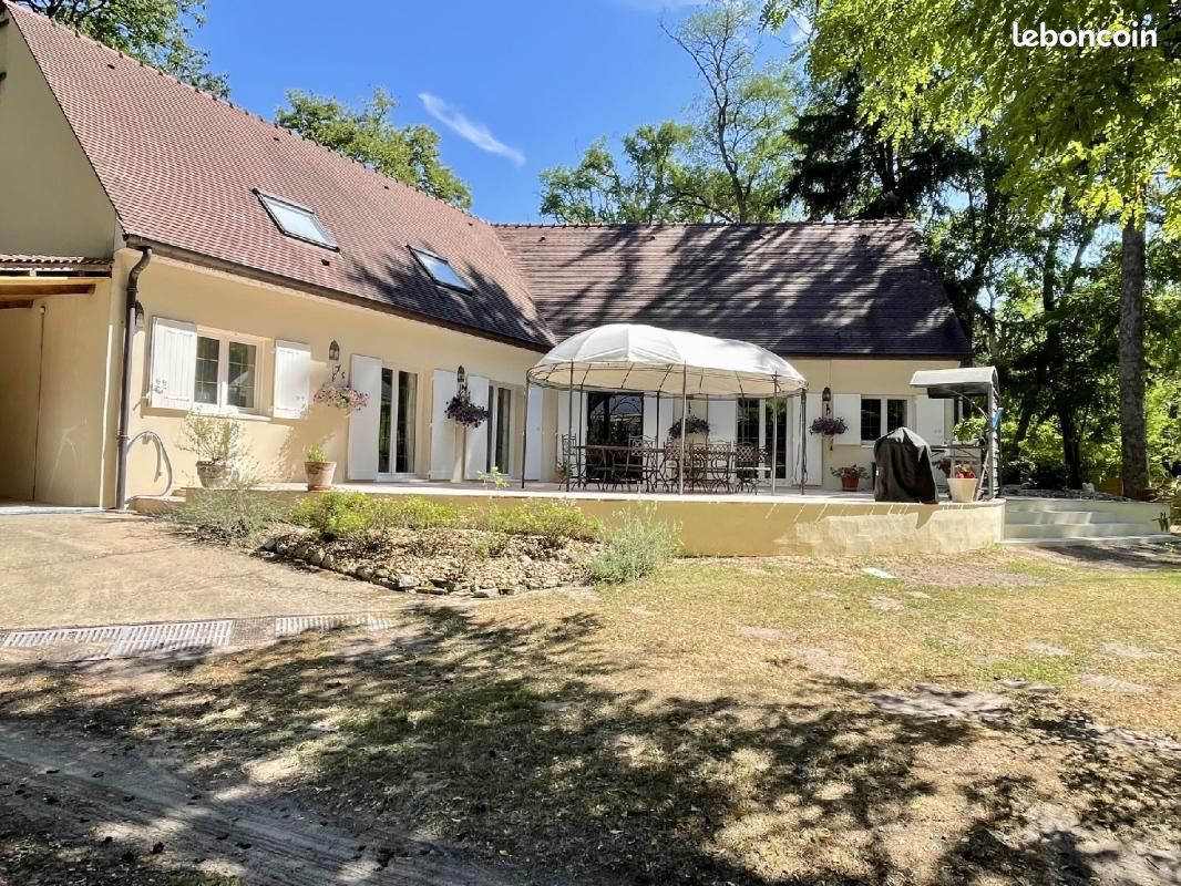 Maison 7 pièces 186 m² · à Noisy-sur-École · 186 m² · 644 800 €